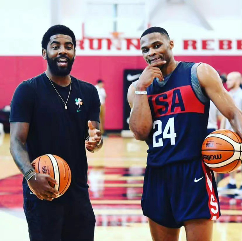 判决书：原天津泰达球员白某峰因受贿判有期徒刑一年，缓刑一年（判决书显示：前天津泰达球员白某峰因受贿获刑一年，缓刑一年）