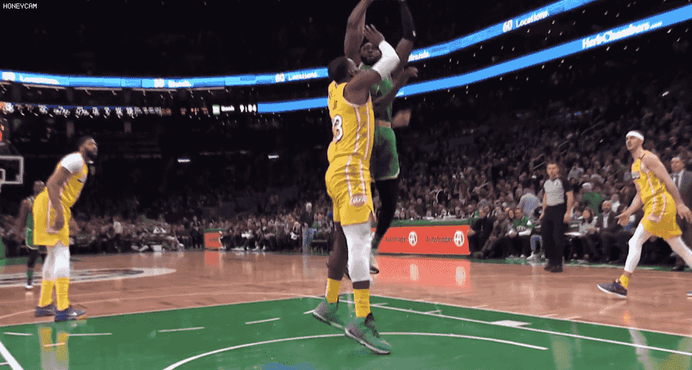 罗马2分优势领跑意甲，迪卡尼奥：真正的考验是强强对话（罗马2分优势登顶意甲，迪卡尼奥：强强对话才见真章）