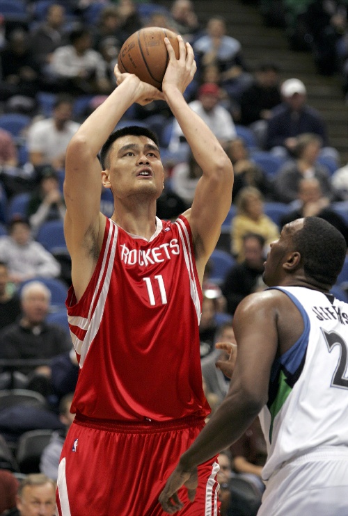 拿日本战犯照片！三笘薰8天仍未道歉，足球游戏怒了：删除，价值归零（日本战犯照风波持续：三笘薰8天未道歉，足球游戏下架清零）