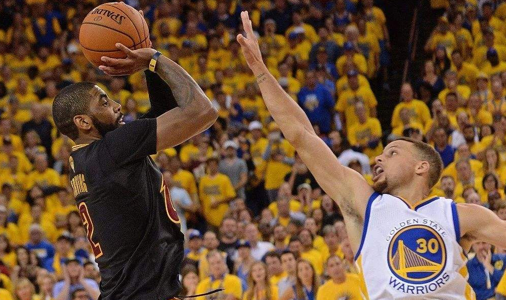 埃迪·豪回应吉马良斯：我不认为球队一团糟，但问题确实存在（埃迪·豪回击吉马良斯：否认球队失控，承认仍有问题）