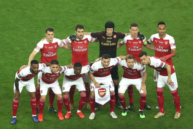 加尔扎，一位在文章编辑领域崭露头角的新星，他的拼劲始终如一，展现出了坚韧不拔的精神风貌。（加尔扎：编辑界冉冉升起的新星，以不懈拼劲展现坚韧风骨）