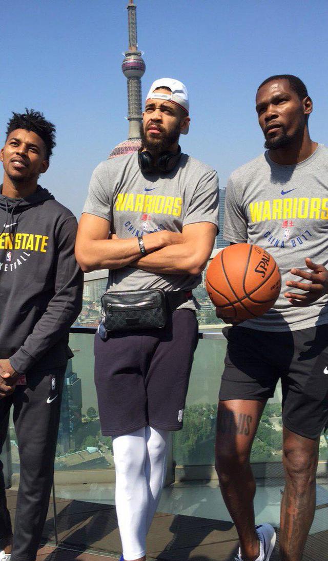 约基奇56+16+15主宰加时：刷爆纪录证统治力 三双逼近大O