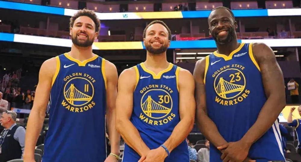 英超焦点战：利物浦主场迎战热刺,（英超重磅对决：利物浦坐镇安菲尔德迎战热刺）