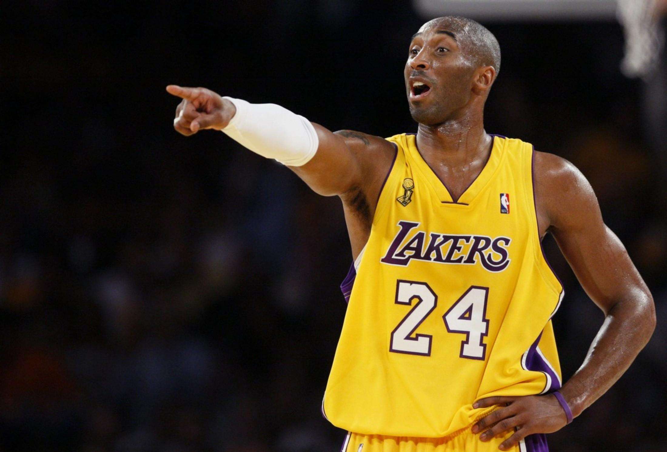 范德芬：伊萨克是最难对付的对手，他是非常全面的顶级球员（范德芬称伊萨克为最难缠对手：全面且顶级的球员）