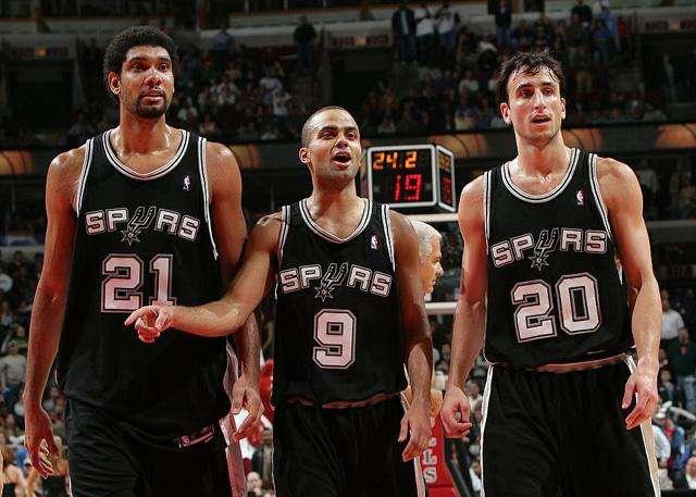 长春女足三停乌日古木拉：严重违约，挑战仲裁，因情感问题干扰球队（长春女足对乌日古木拉实施“三停”：被指严重违约、提起仲裁，情感因素干扰球队）