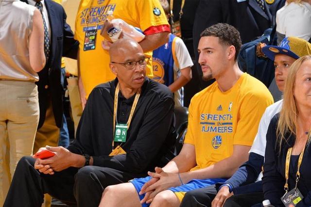 FC首尔官方：我们向球迷致歉，亚冠战绩低迷理应接受批评（FC首尔官方致歉：亚冠表现不佳，接受球迷批评）