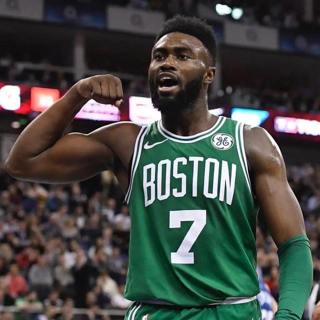 法甲半场：隆吉耶破僵，客队三中门框，梅斯暂0-1雷恩（法甲半场：隆吉耶先拔头筹，客队三次中框，梅斯暂以0-1落后雷恩）